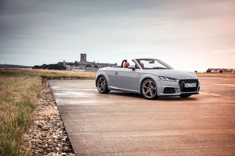  Audi TT Roadster 20 Years (8S) 2018 года  (WW) (фото 1 из 44)
